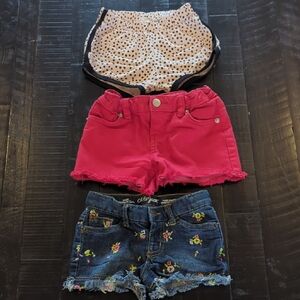 Set Of 3 Pairs Of Shorts